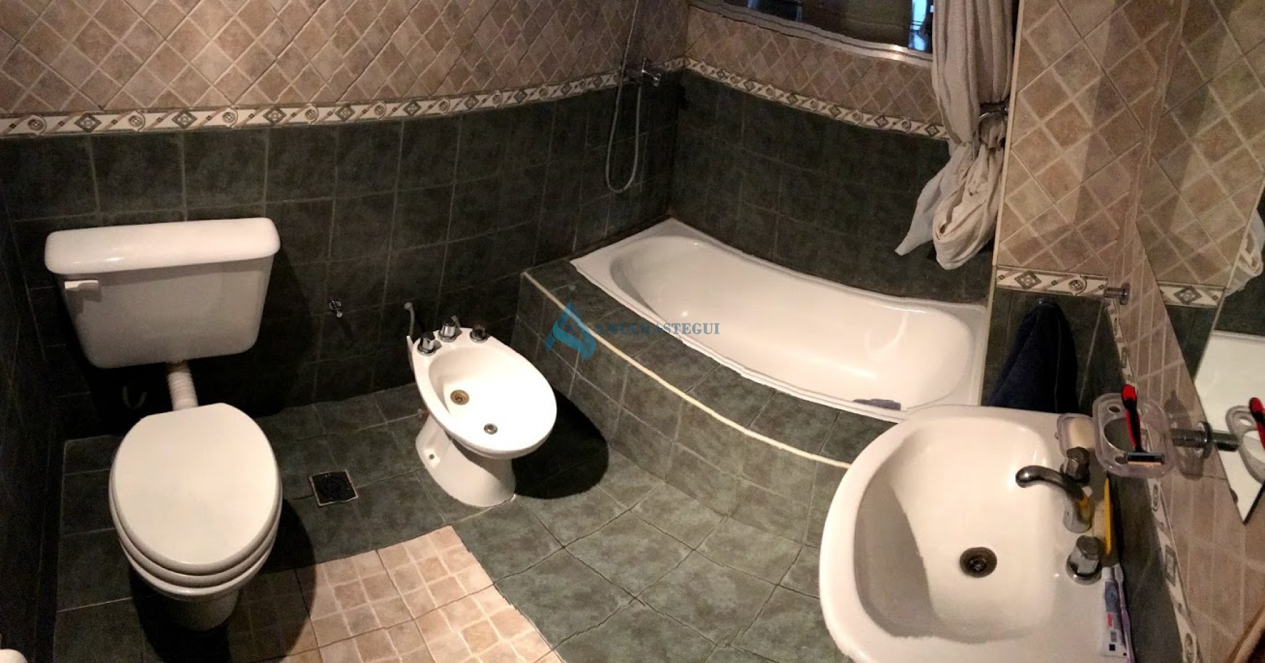 VENTA CASA ZONA VILLA WARCALDE 4 DORM CON PILETA
