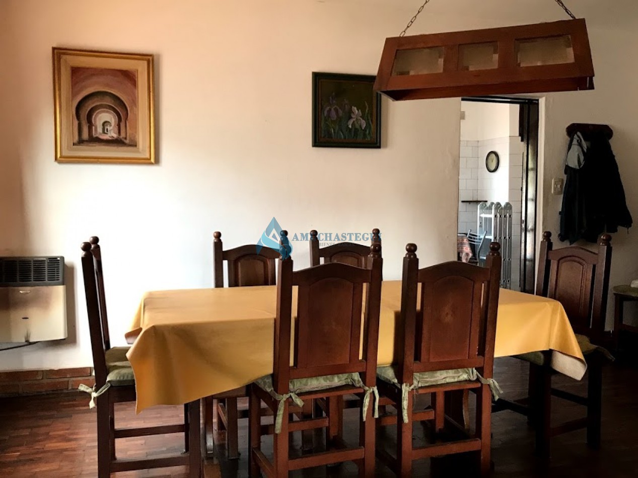 VENTA CASA ZONA VILLA WARCALDE 4 DORM CON PILETA