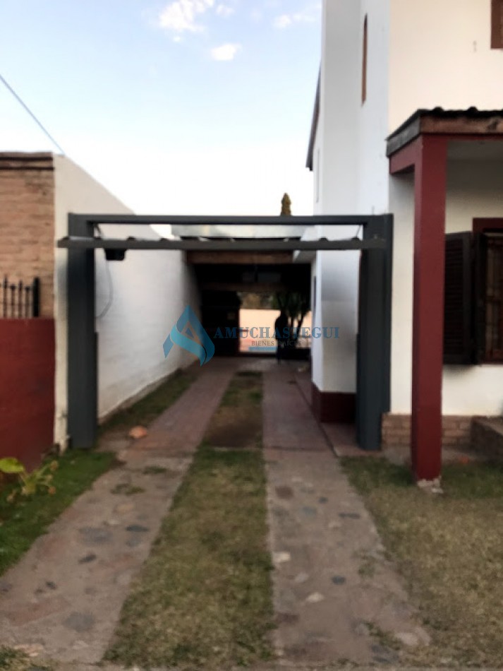VENTA CASA ZONA VILLA WARCALDE 4 DORM CON PILETA