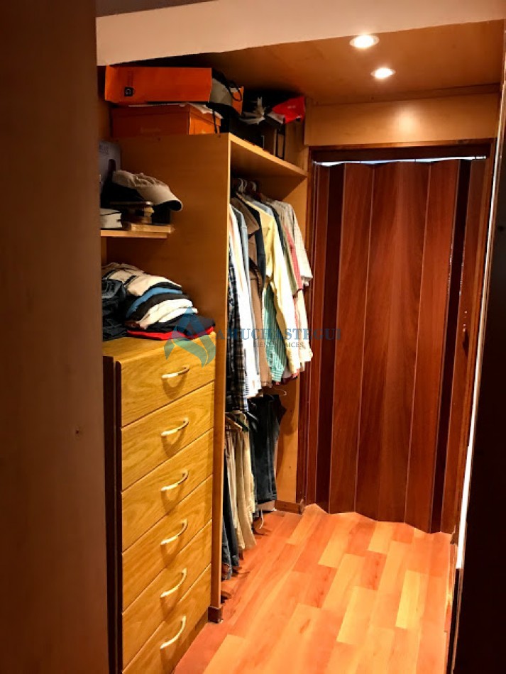 VENTA CASA ZONA VILLA WARCALDE 4 DORM CON PILETA