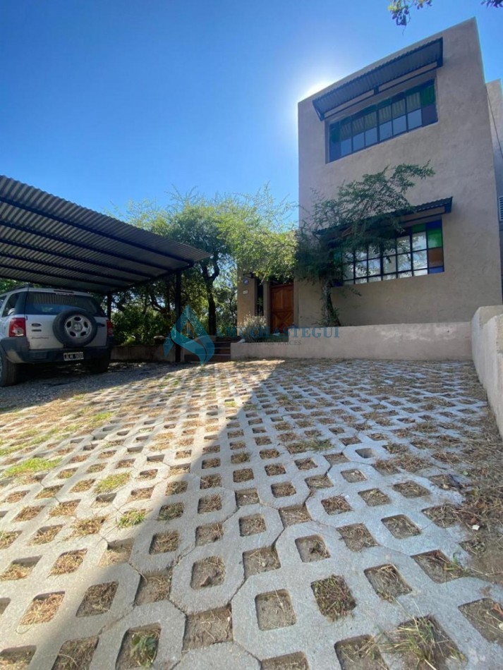 CASA EN VENTA RIO CEBALLOS CON PILETA