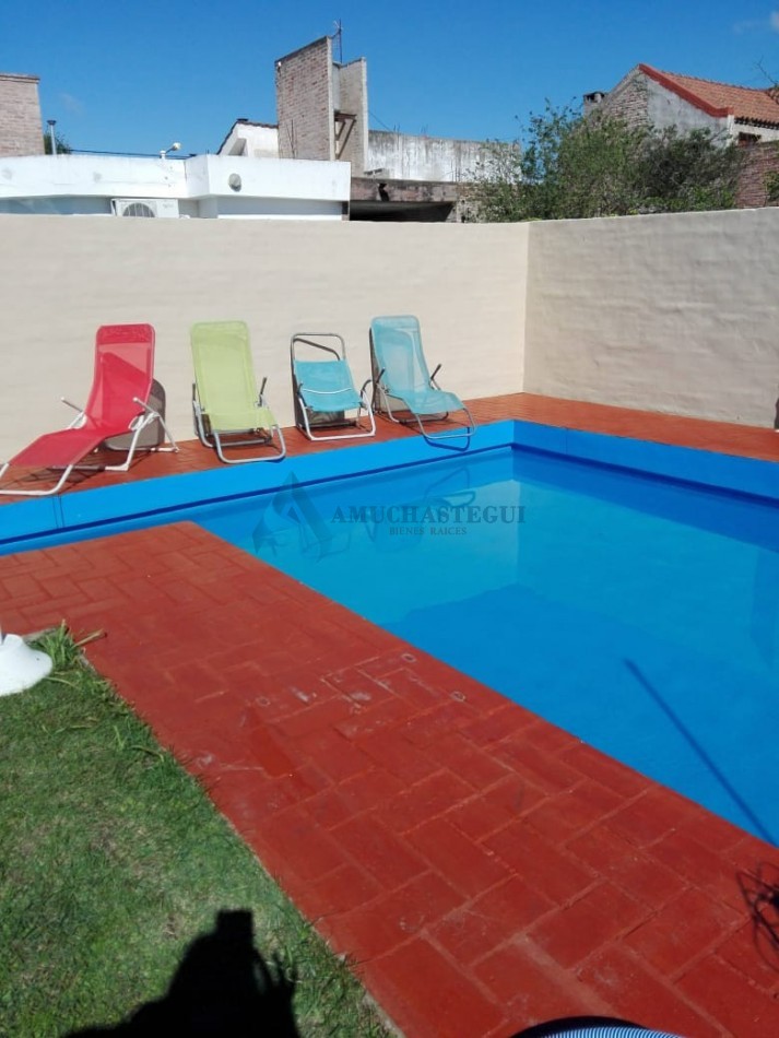 VENTA CASA ZONA VILLA WARCALDE 4 DORM CON PILETA
