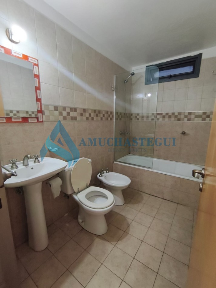 Se vende departamento amoblado en Larrañaga 45. A una cuadra de Plaza España